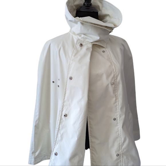 NEW Burberry London White Cape Rain Poncho Jacket Coat Size M $1025 - Picture 6 of 9